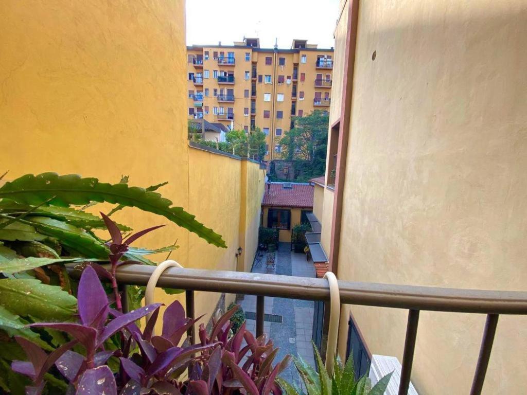 Conte Rosso House Con Terrazza In Coorte Tranquilla A Due Passi Da Stazione E Metropolitana Lambrate * Mailand
